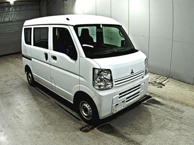 8610 MITSUBISHI MINICAB VAN DS17V 2017 г. (LAA Okayama)